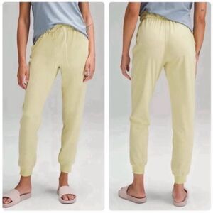 Lululemon Stretch High-Rise Joggers 4 Finch Yellow